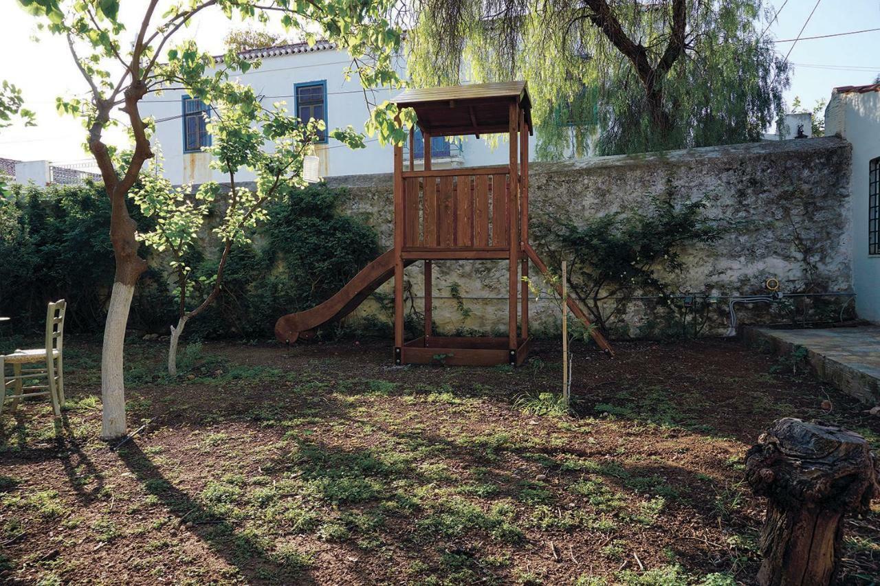 Two Olive Trees Guest House Spetses Town Exterior photo