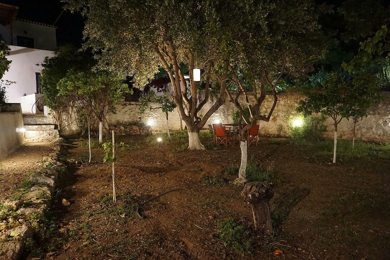 Two Olive Trees Guest House Spetses Town Exterior photo
