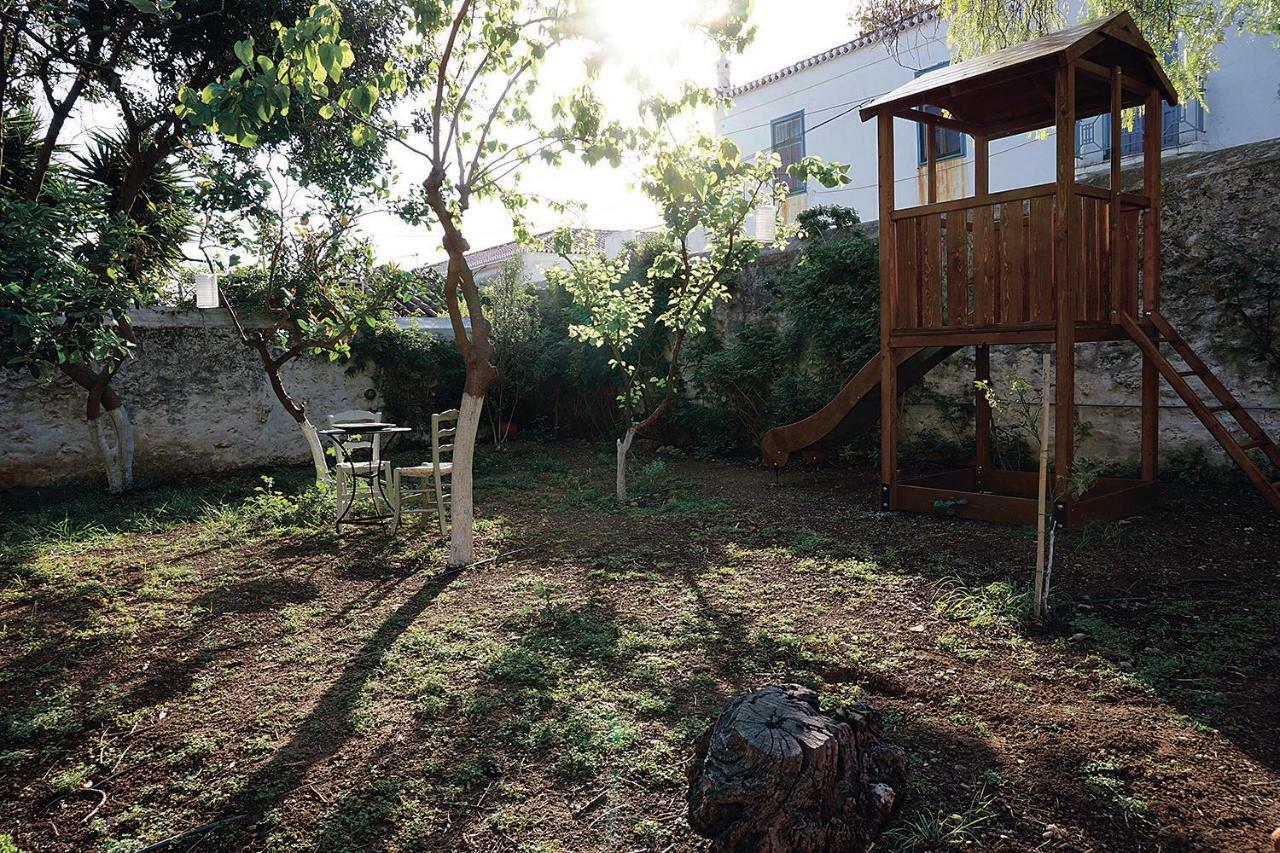 Two Olive Trees Guest House Spetses Town Exterior photo